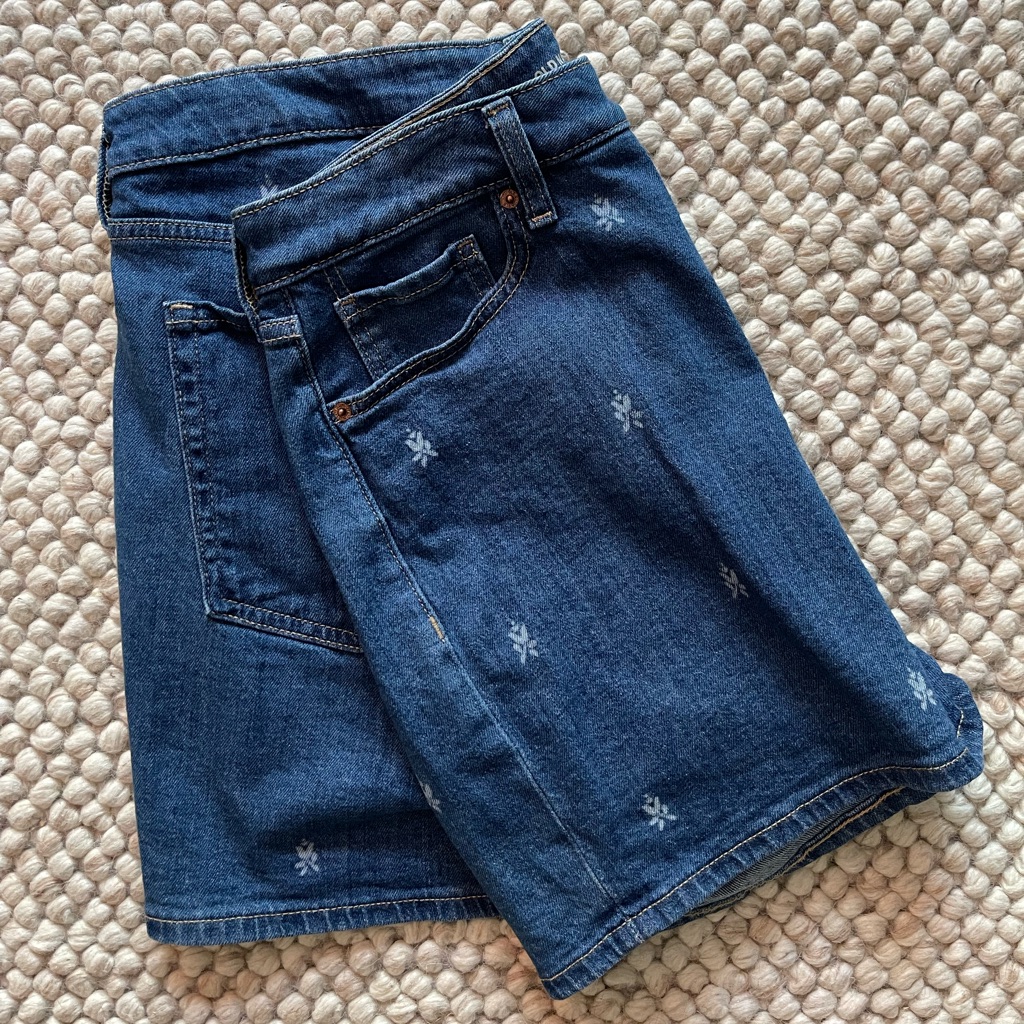 Old Navy High Rise Curvy Short